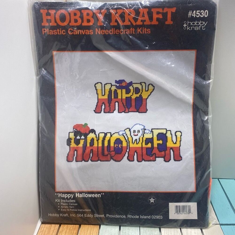 Hobby Kraft Plastic Canvas Needlecraft Kit #4530 Happy Halloween Wall Hanging NI